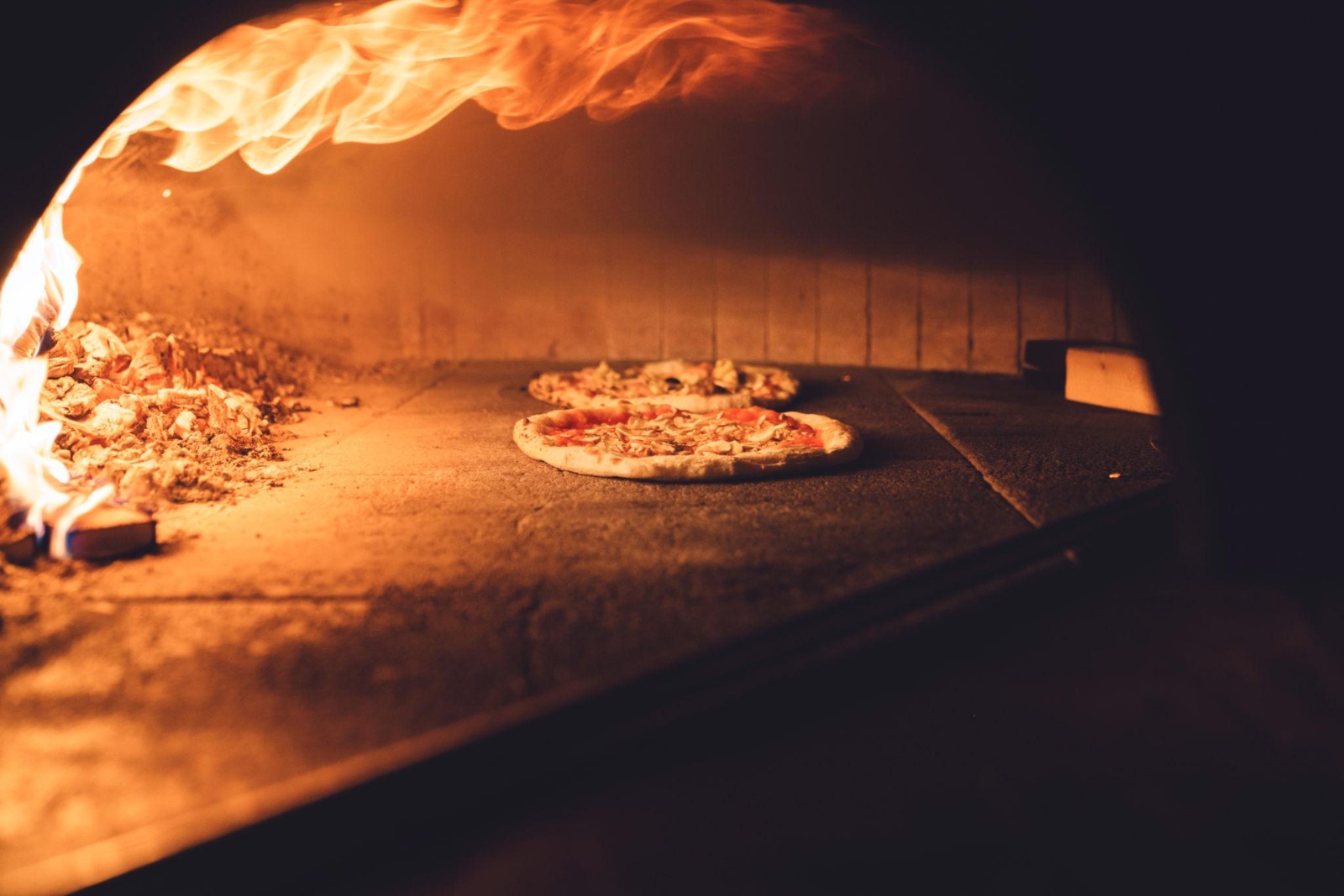 Pizza Napolitana: Nga rrugicat e Napolit në zemër të Durrësit